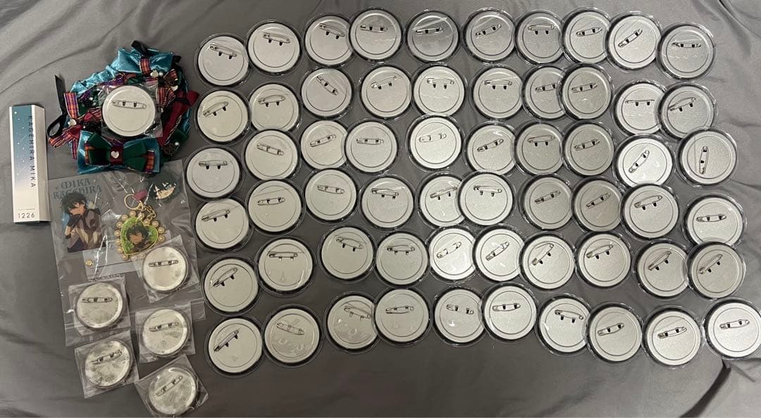 影片みか 70点セット まとめ売り 缶バッジ 香水