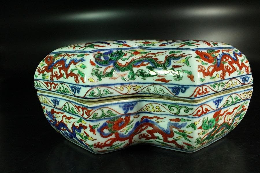 中国美術 赤絵雲龍紋 蓮菱 蓋物 大明嘉靖年製 書(K-A718)