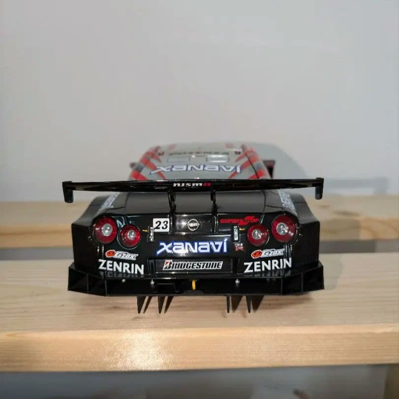 オートアート 1/18 R35 GT-R ミニカー