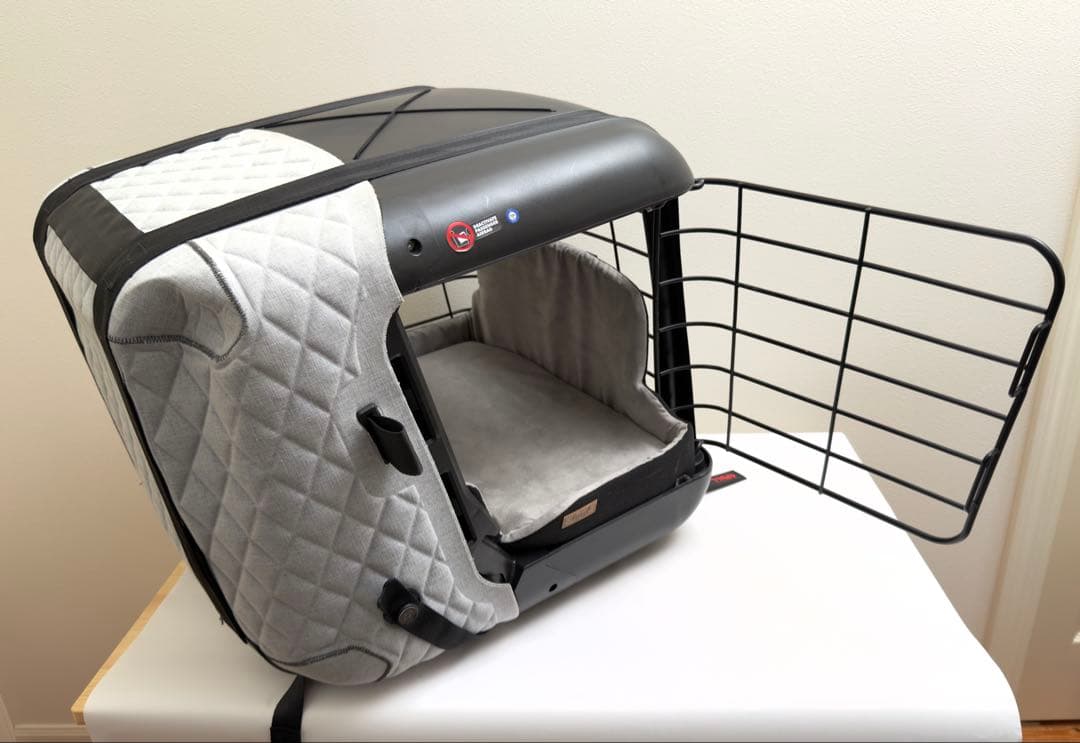 4Pets Caree 車載クレート ISOFIX付 小型犬 犬猫 ハードタイプ