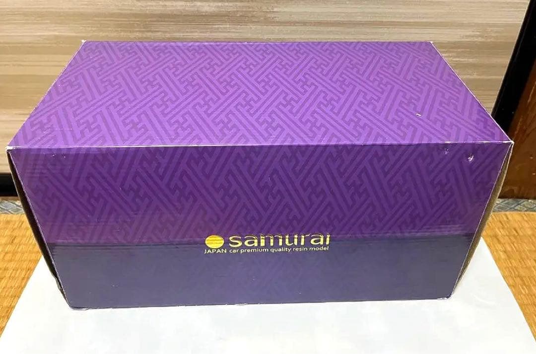 SAMURAI 1/18 TOYOTA ランドクルーザーAX G セレクション