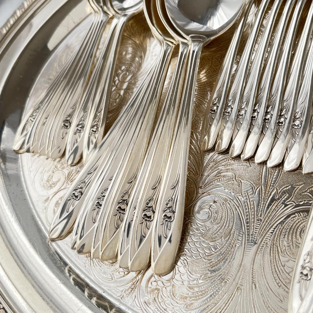 SILVER TULIP ディナーセット 8名用サーバー付き48本組