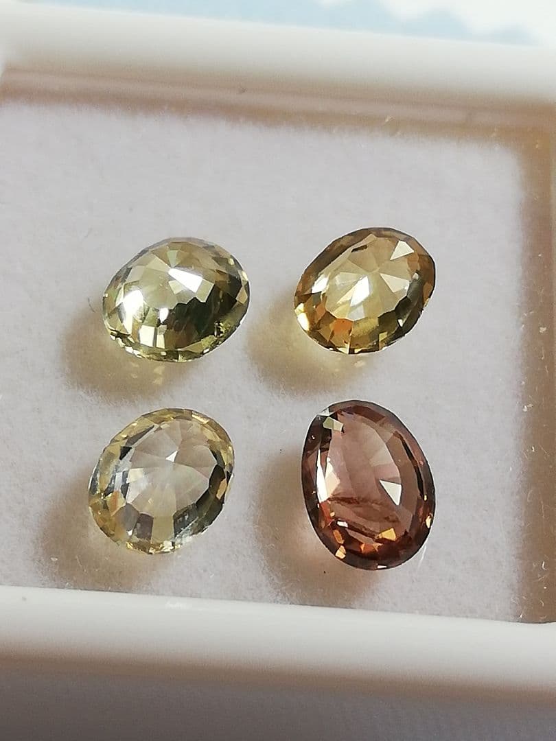 天然！4色 キラキラジルコン ルース　 希少カラー