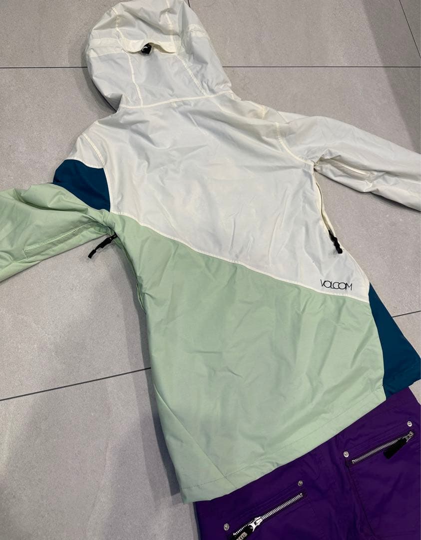 VOLCOM NIKITA ボードウェア　上下セット