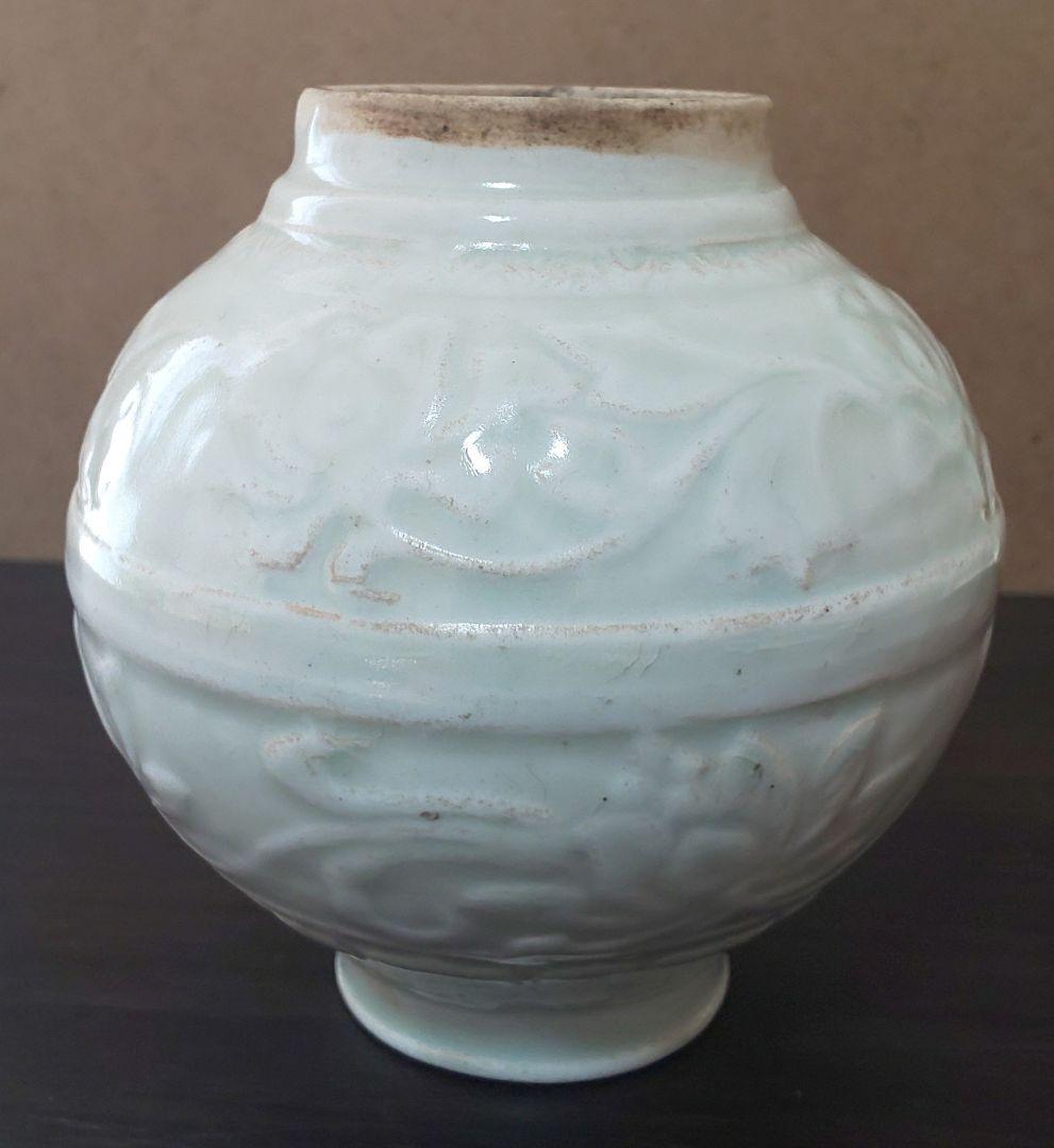 朝鮮美術 白釉垂瓶陽刻浮彫 銘在 白磁蓮紋丸壺