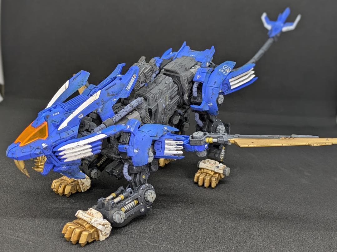 ゾイド　リアライズモデル RMZ-001　ブレードライガー　塗装済み完成品