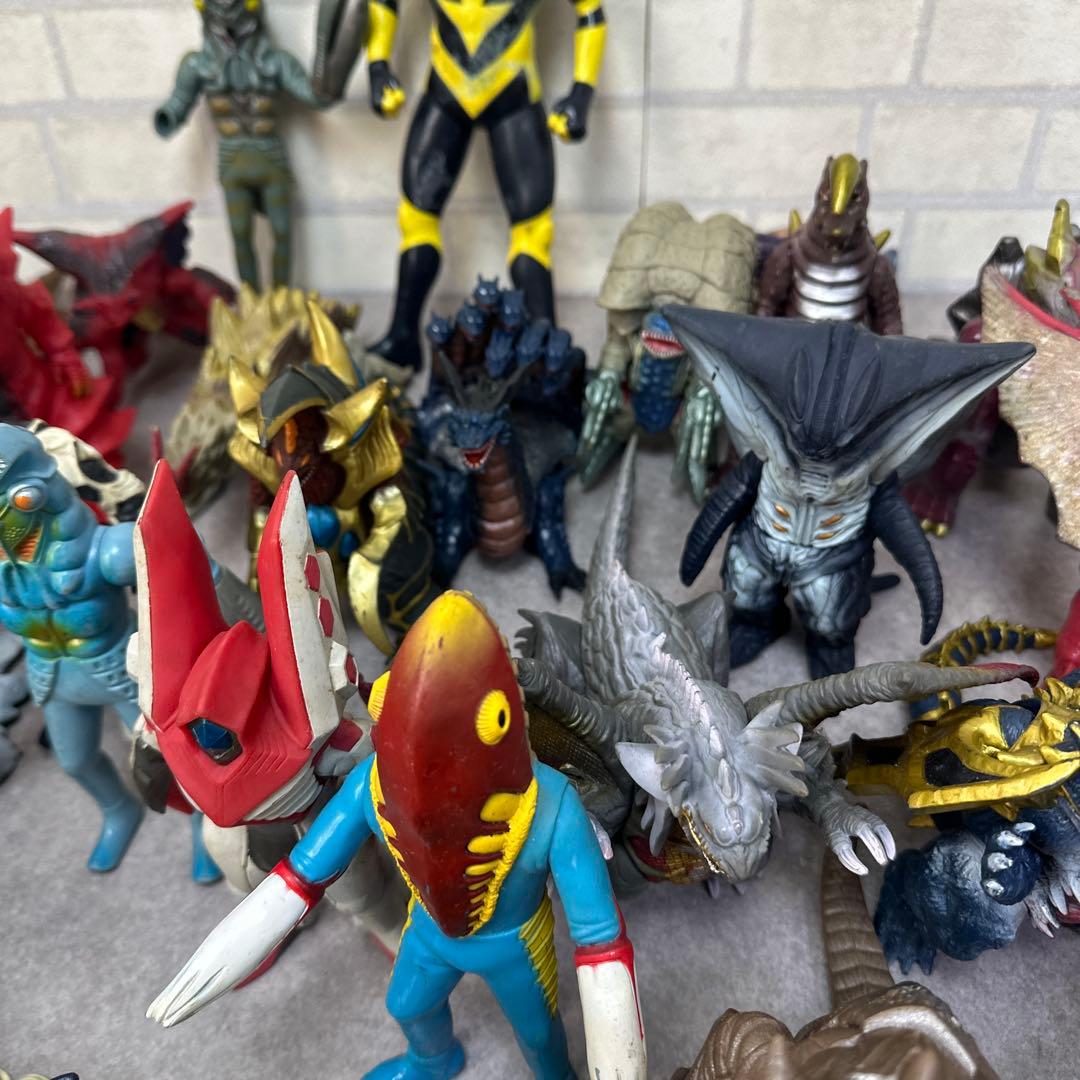 ウルトラマンシリーズ 怪獣 ソフビ おもちゃ 大量 まとめ 円谷プロ 約40体