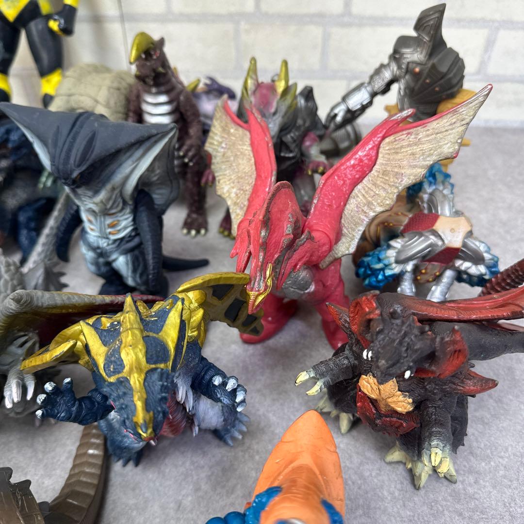 ウルトラマンシリーズ 怪獣 ソフビ おもちゃ 大量 まとめ 円谷プロ 約40体