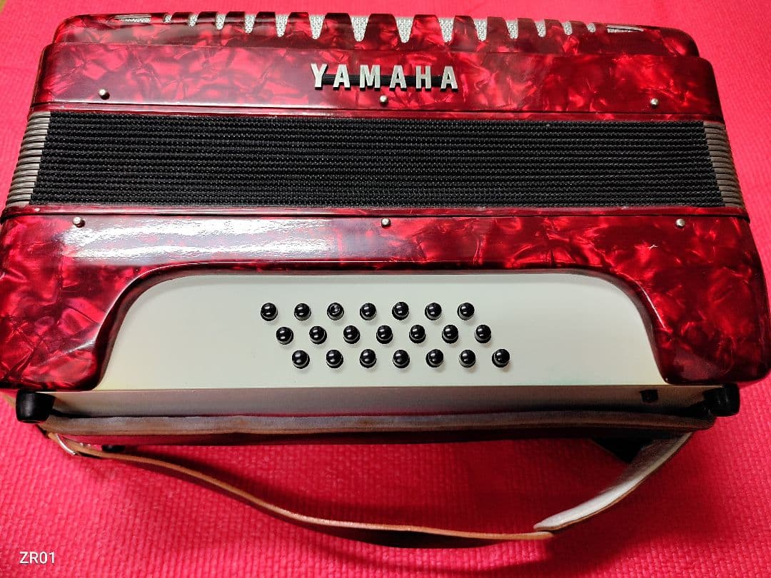YAMAHA アコーディオン 赤 マーブル模様