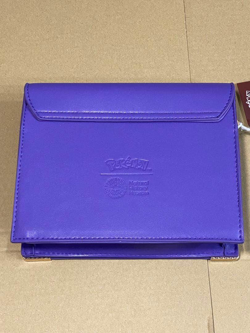 ポケモン ロンドン自然史博物館　イーブイ　クロスボディバッグ