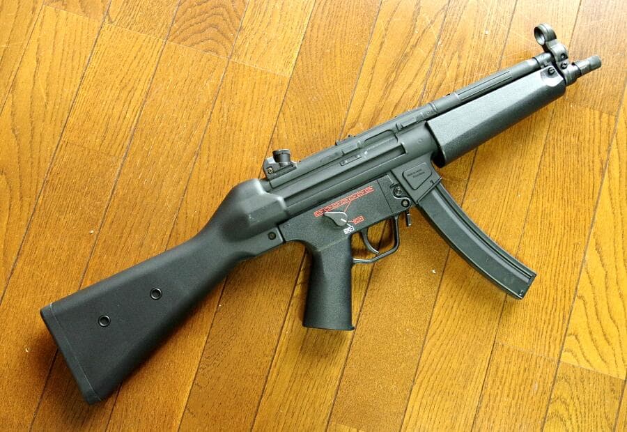 東京マルイ H&K MP5A4（ハイグレードバージョン）50連スペアマガジン付き