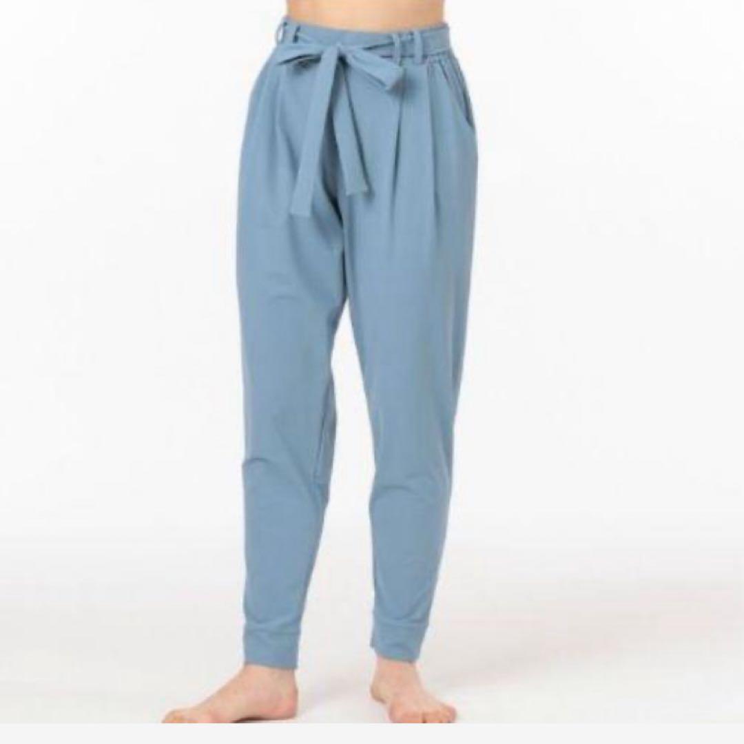 ヨガウェア　チャコットジョッパーズパンツ　新品　ヨガに普段着に使えます