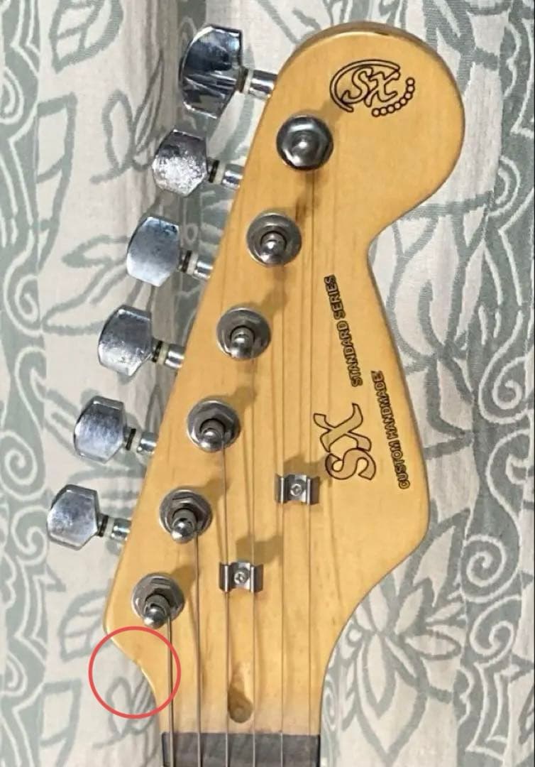 SX エレキギター サンバースト　スタンド付き　キズ有り ベルト付