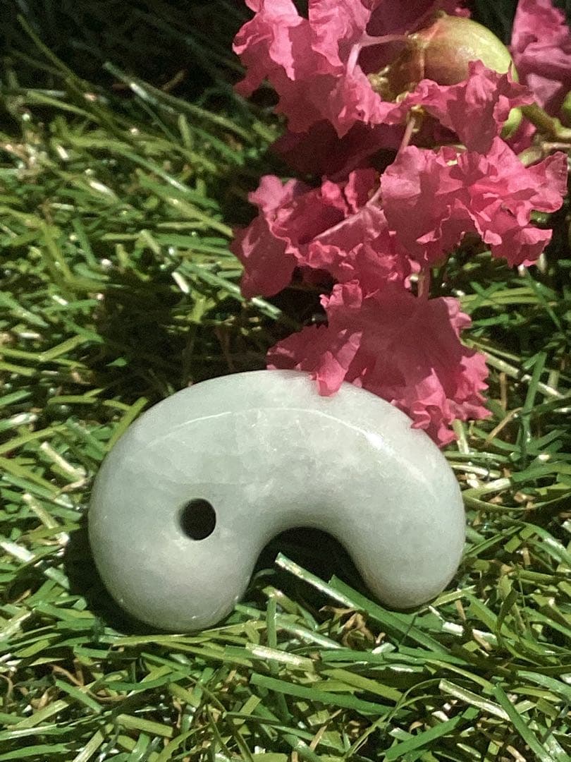 ✳幸運導く**糸魚川翡翠 勾玉　吉祥開運　本物の守護石をお身近に　鑑別書取得品‼️