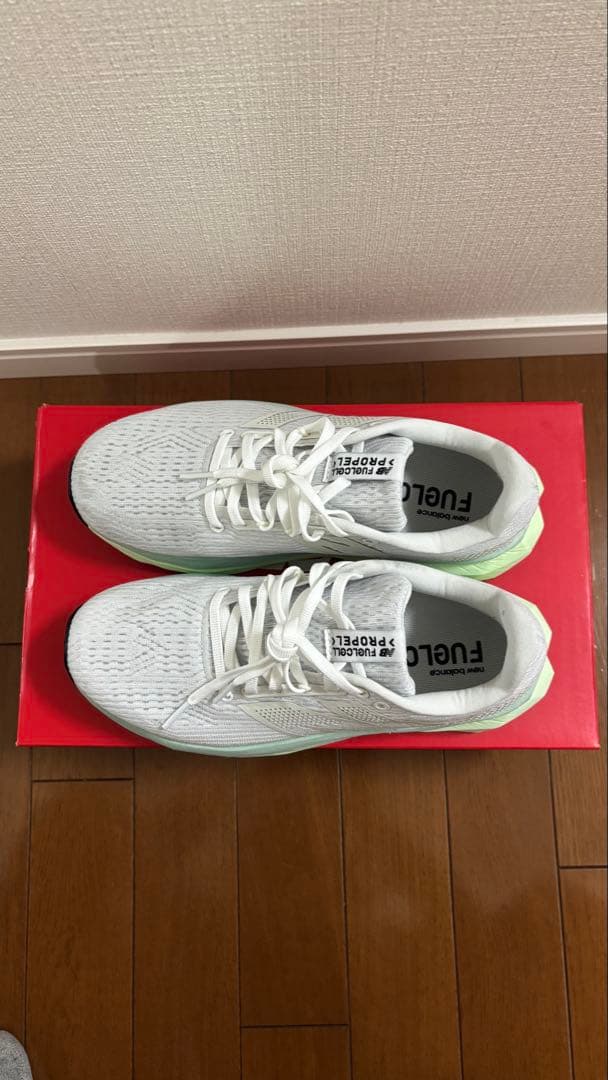 New Balance FuelCell トレーニングシューズ軽量 クッション性