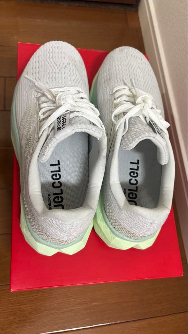 New Balance FuelCell トレーニングシューズ軽量 クッション性