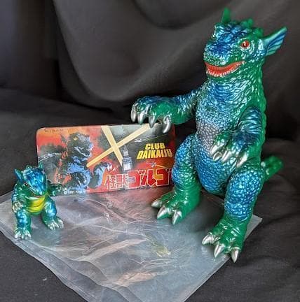 ゴルゴ（Ｍ１号）ソフビフィギュア親子２体セット