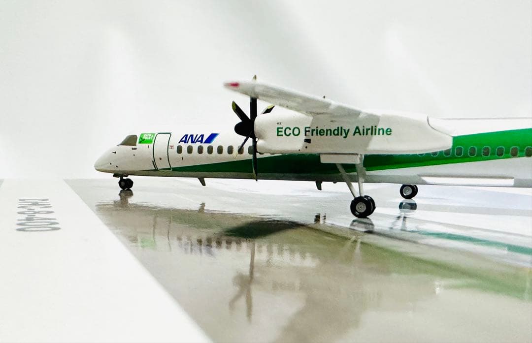 全日空商事 1/200 ANA DHC-8-400 Eco Bon