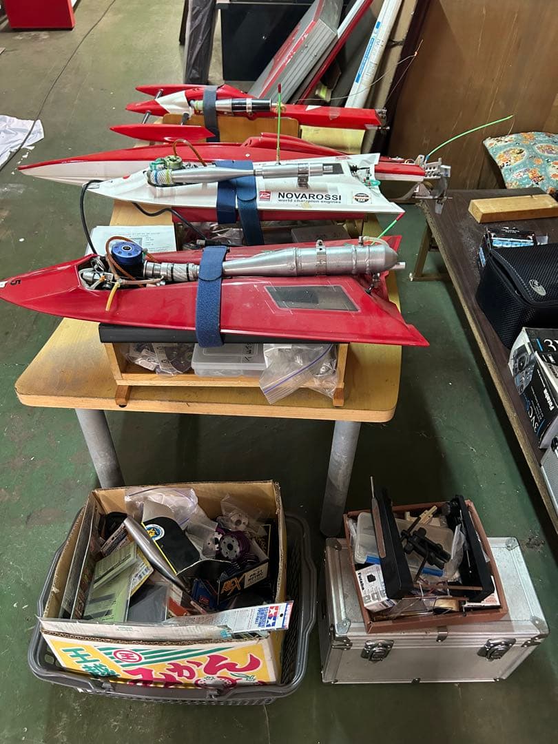 つ*さ様 ラジコンボートセット（ホワイト・レッド）