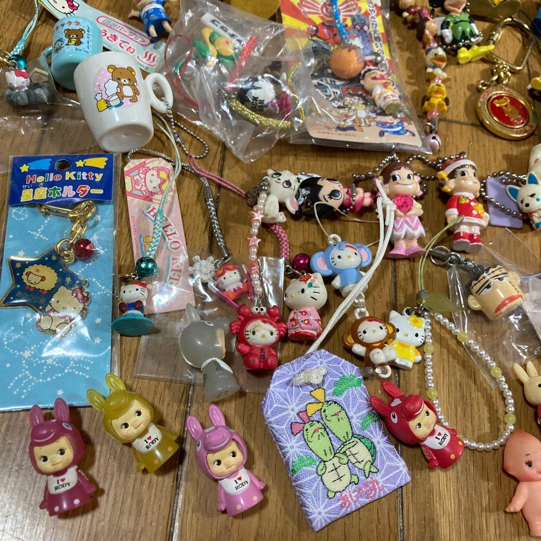 平成　レトロ　ご当地　ストラップ　キティ　ディズニー　リラックマ　キューピー