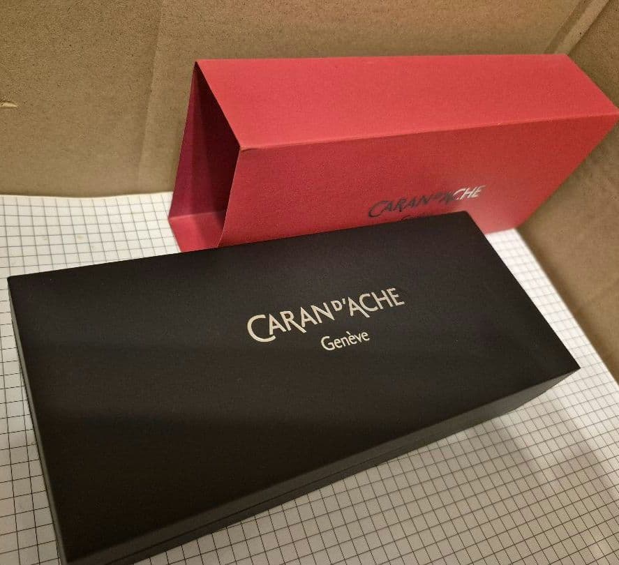 CARAN d'ACHE 万年筆