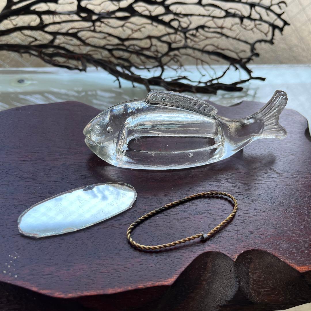 骨董　時代ガラス　珍品　魚型プレス　金平糖瓶？　文鎮？　用途不明　ウランガラス