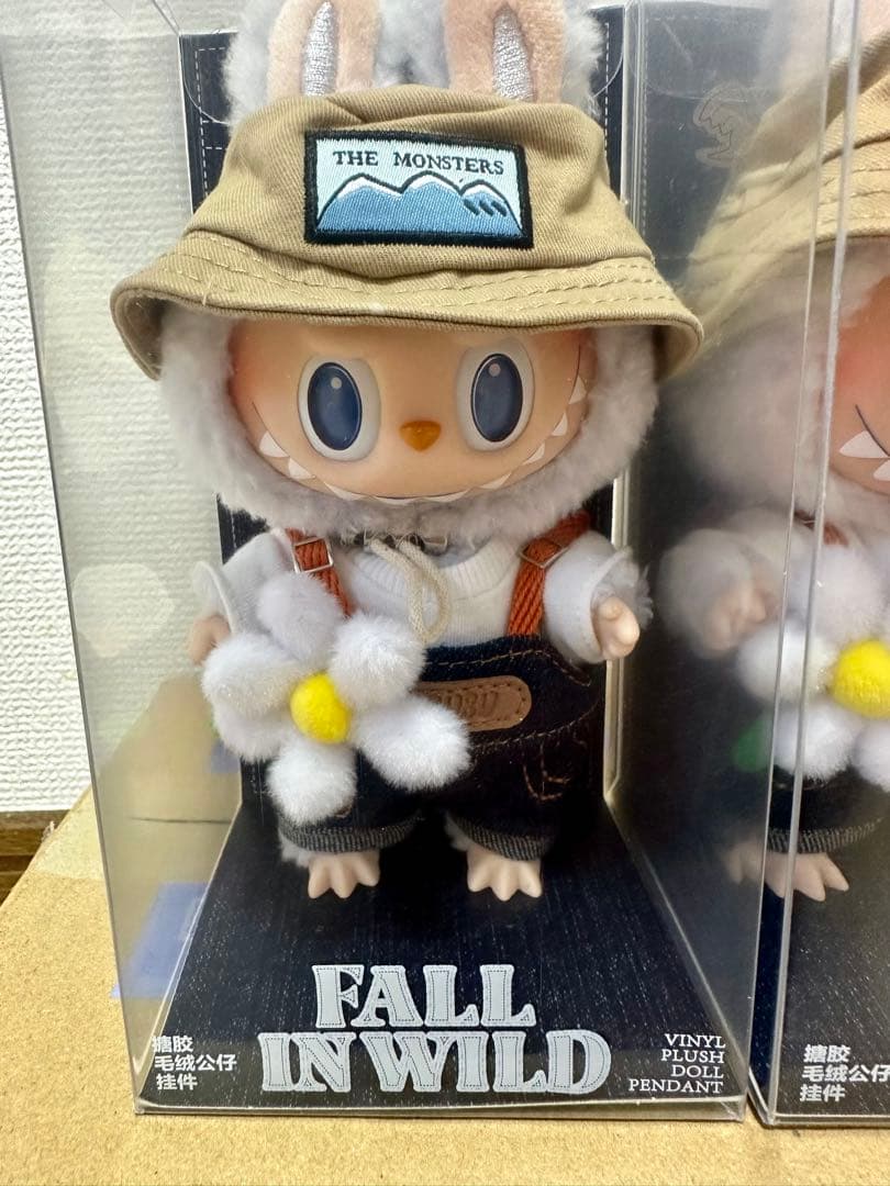 THE MONSTERS FALL IN WILD ぬいぐるみペンダント2セット