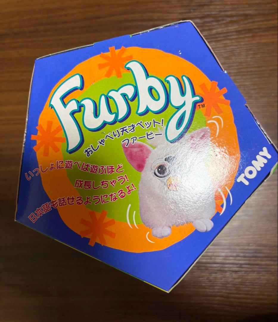 【新品・未開封品】Furby　スカンク /限定版 サンタ【ファービー】