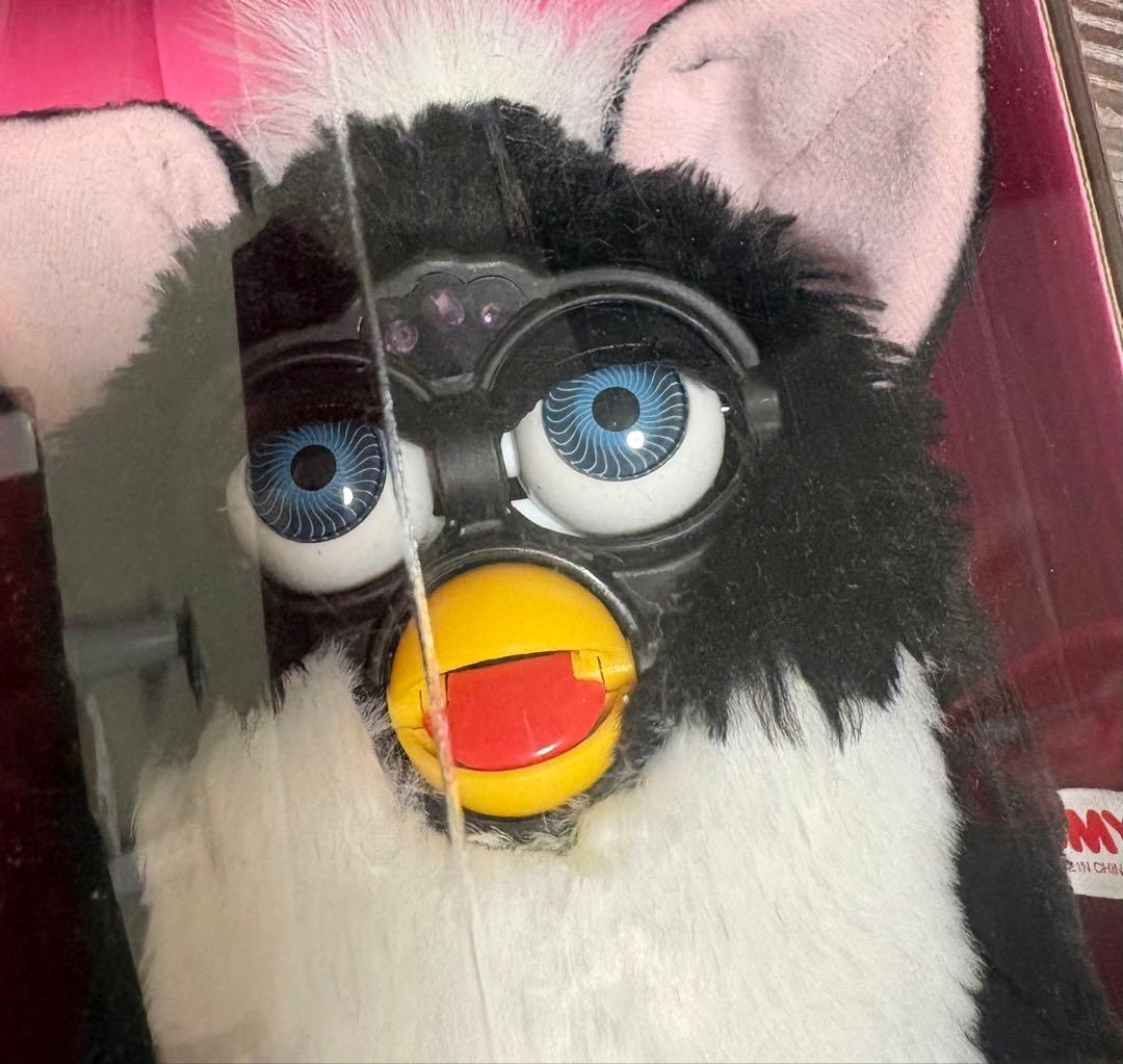 【新品・未開封品】Furby　スカンク /限定版 サンタ【ファービー】