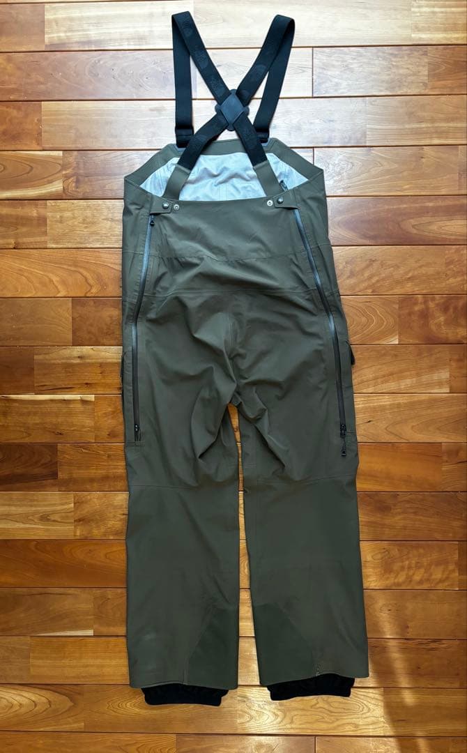 THE NORTH FACE ビブパンツ（FUTURELIGHT）