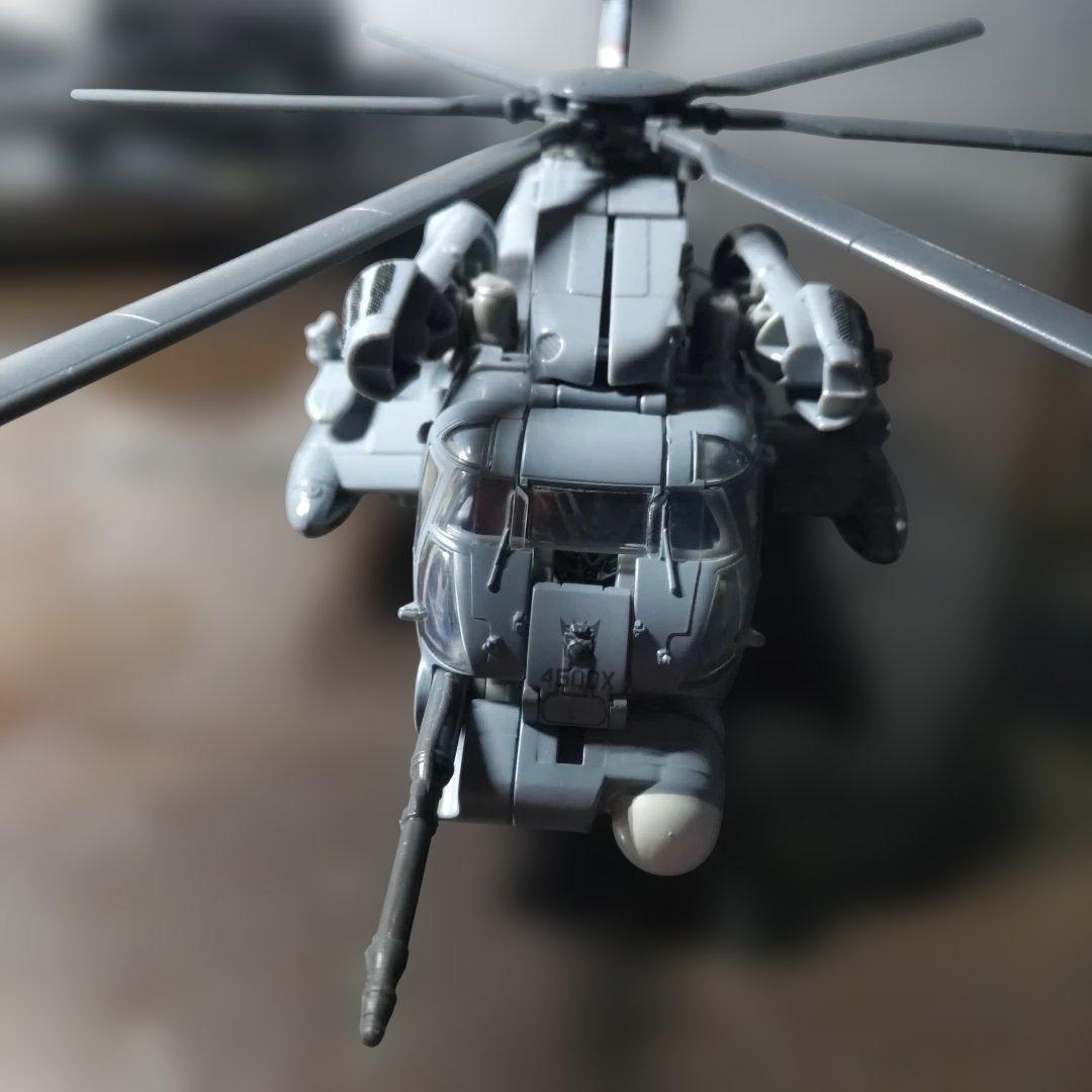 トランスフォーマースタジオシリーズ　ブラックアウト