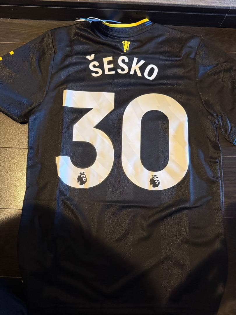 希少25-26 マンチェスター・ユナイテッド選手版ユニフォーム 30番セスコ