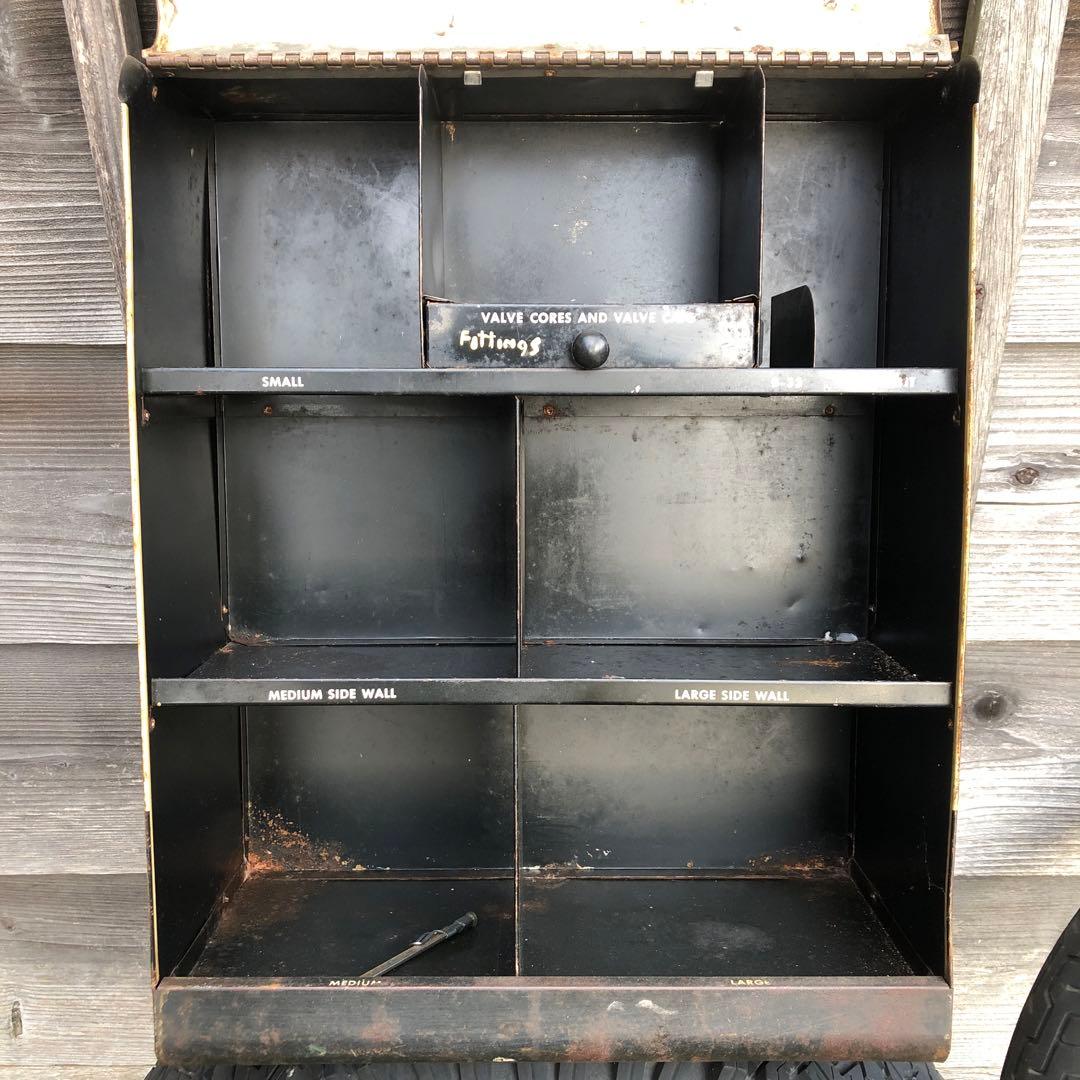 キャビネット　ボックス　鉄　錆　車　店　什器　シャビー　インダストリアル　油