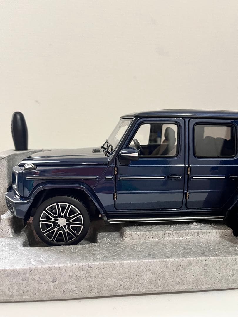 ベンツGクラス G500 AMGライン 限定品1/18スケール　NOREV