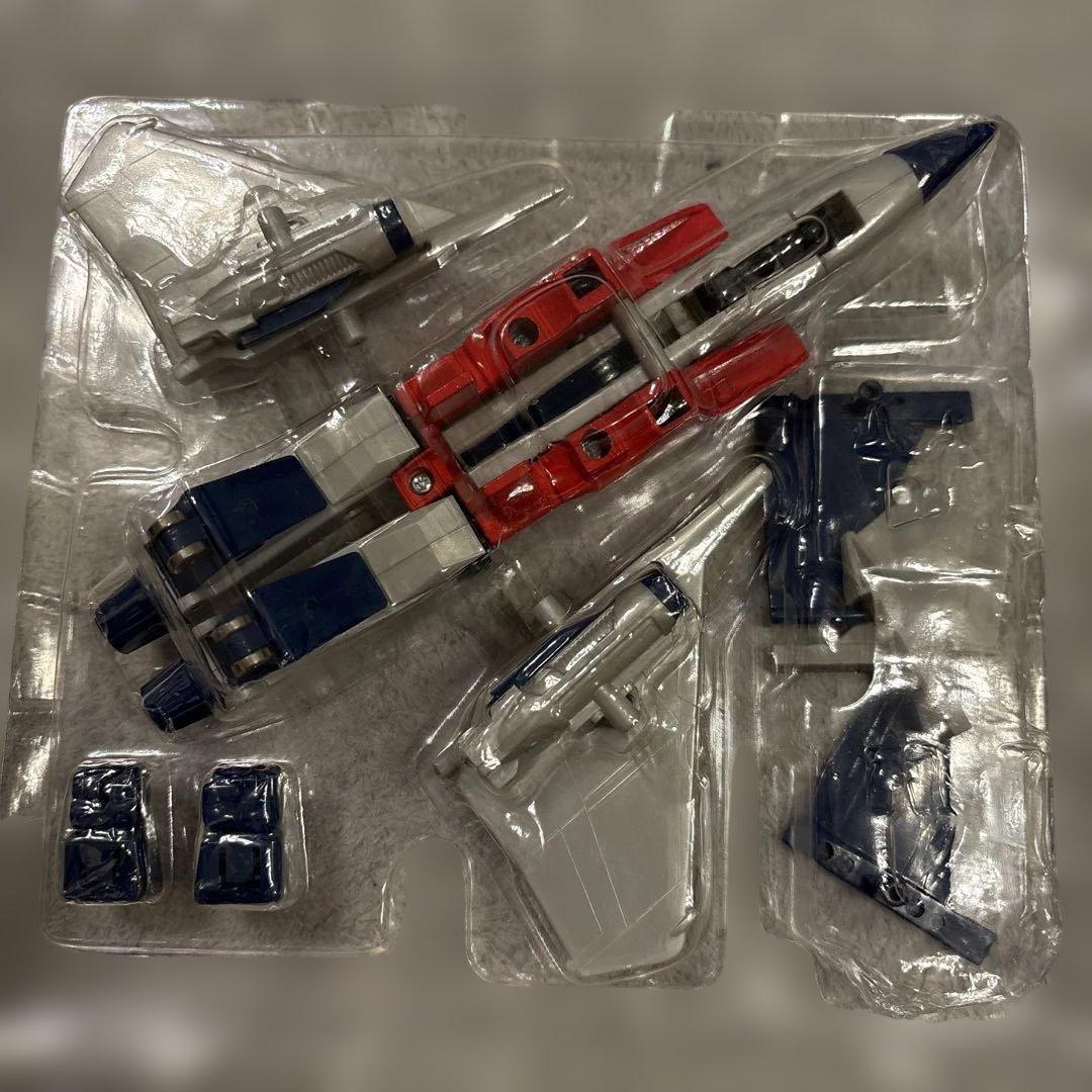 トランスフォーマー スタースクリーム 復刻版