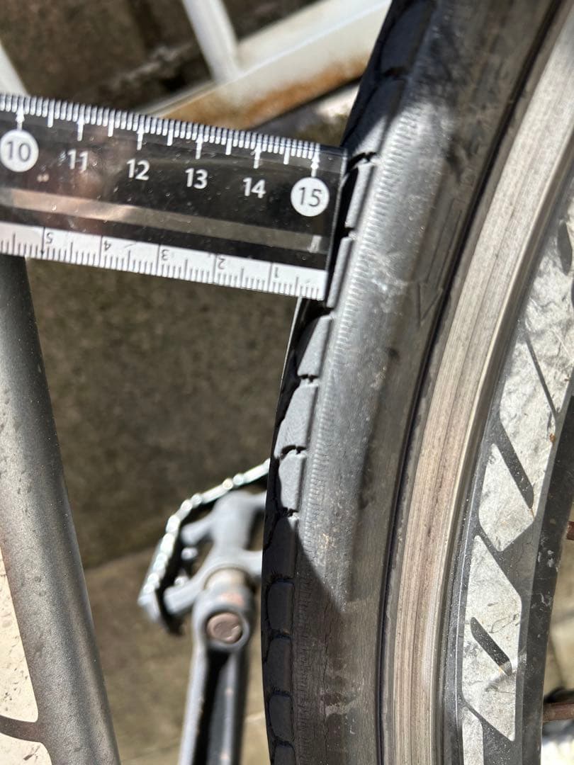 クロスバイク グレー レバー式ブレーキ