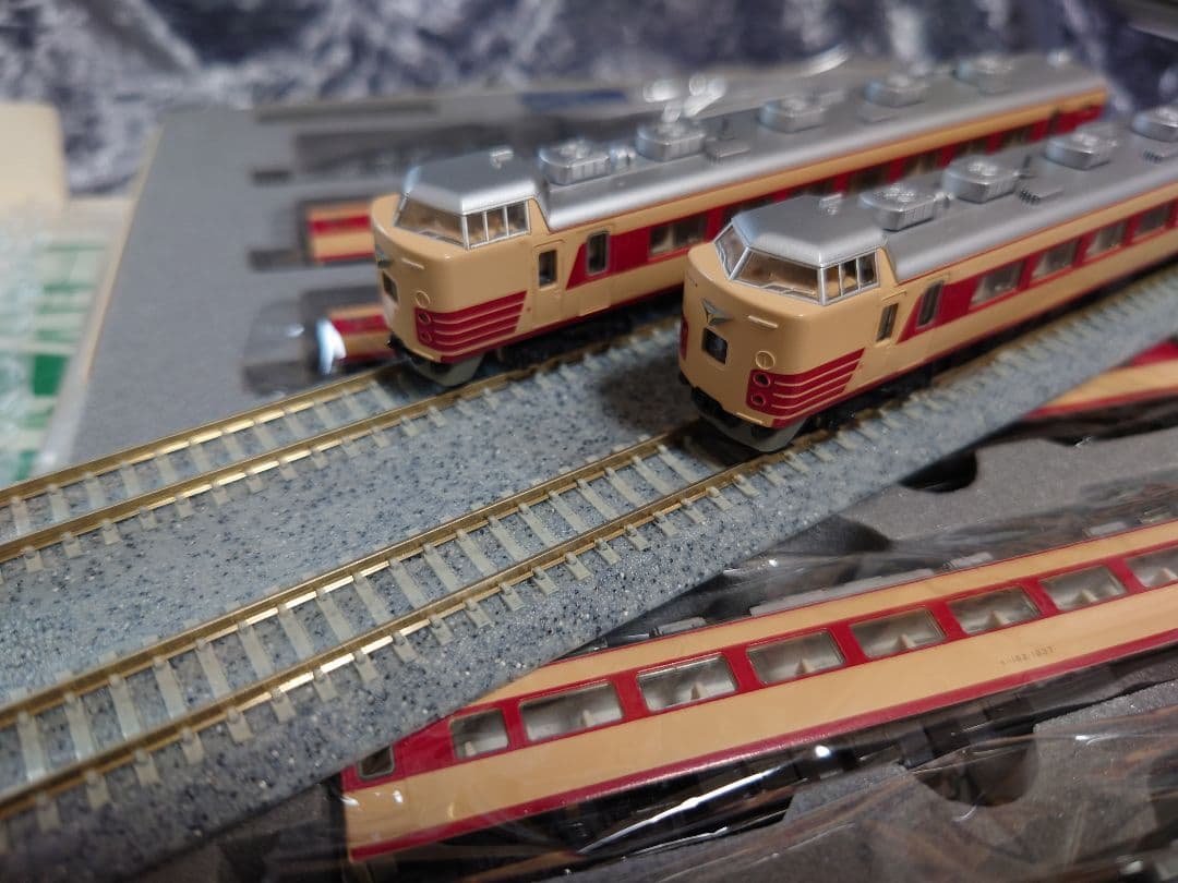 183系1000番台　KATO