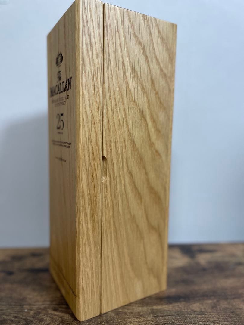 マッカラン 25年の空き瓶　木箱付