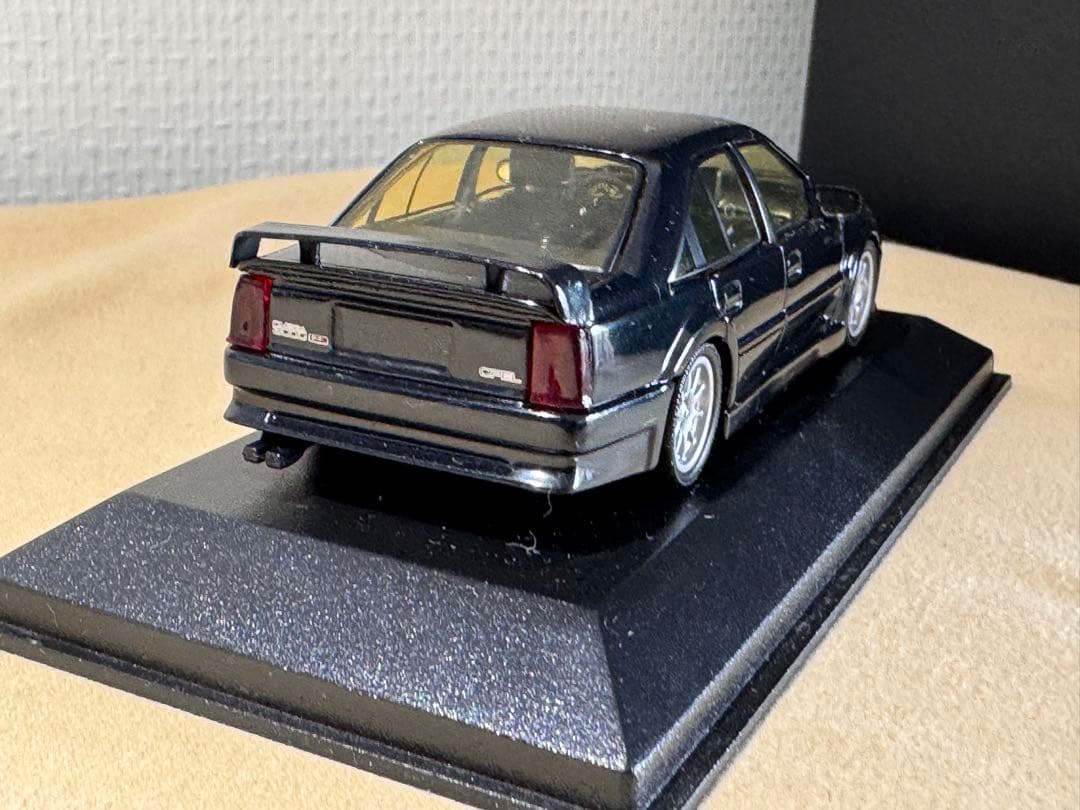 MINICHAMPSOpel Omega Evolution 500黒メタリック
