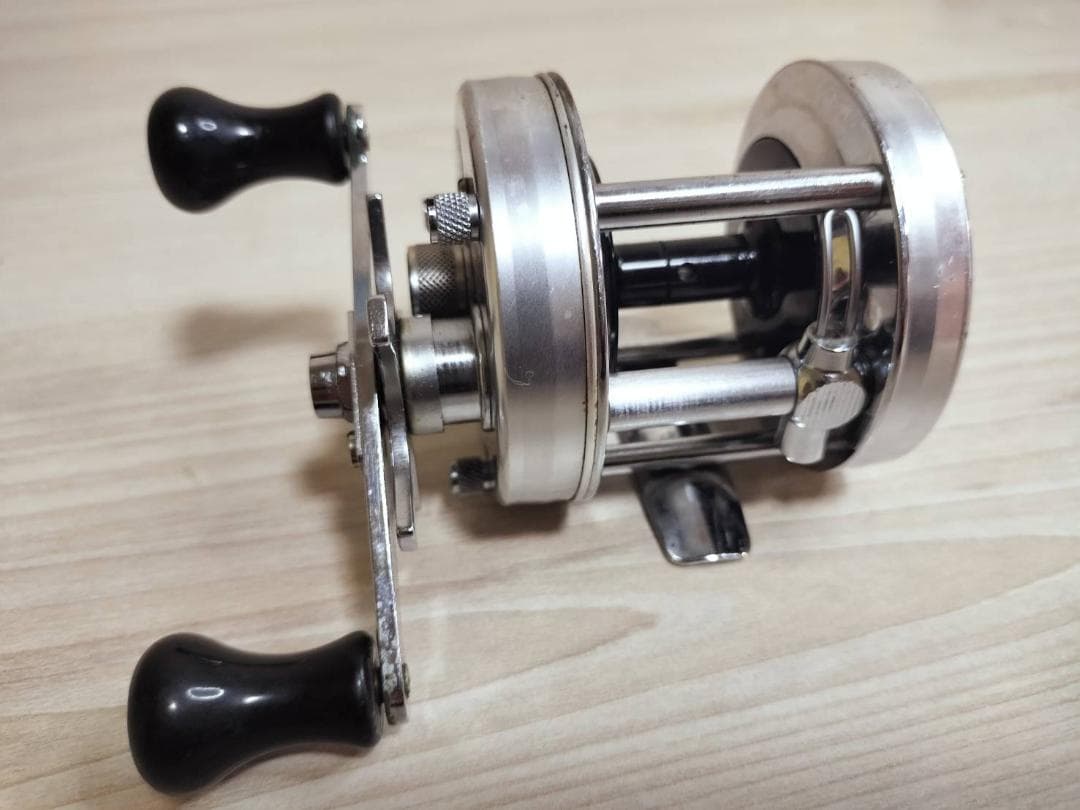 ABU GARCIA アブ アンバサダー 5500c　シルバー　　#780203