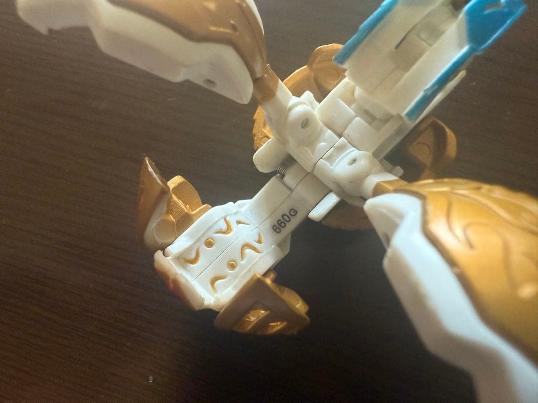 爆TECH爆丸　統タヴァネル　光属性