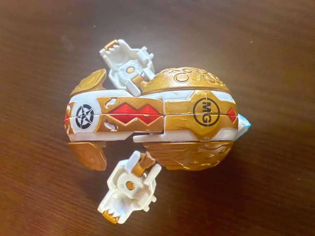 爆TECH爆丸　統タヴァネル　光属性