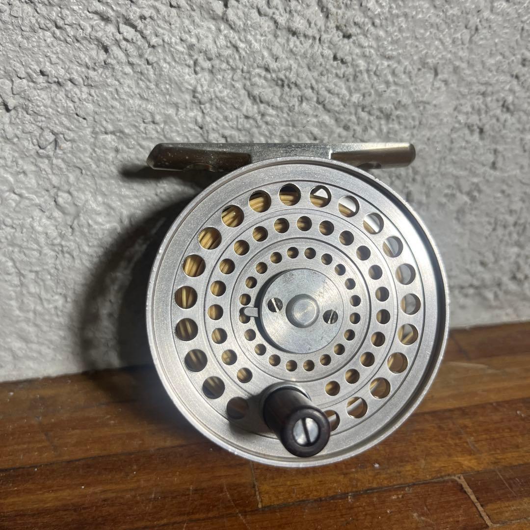 ufmウエダ CANTATA 2100 フライリール 布袋付き アルミ製 手巻き