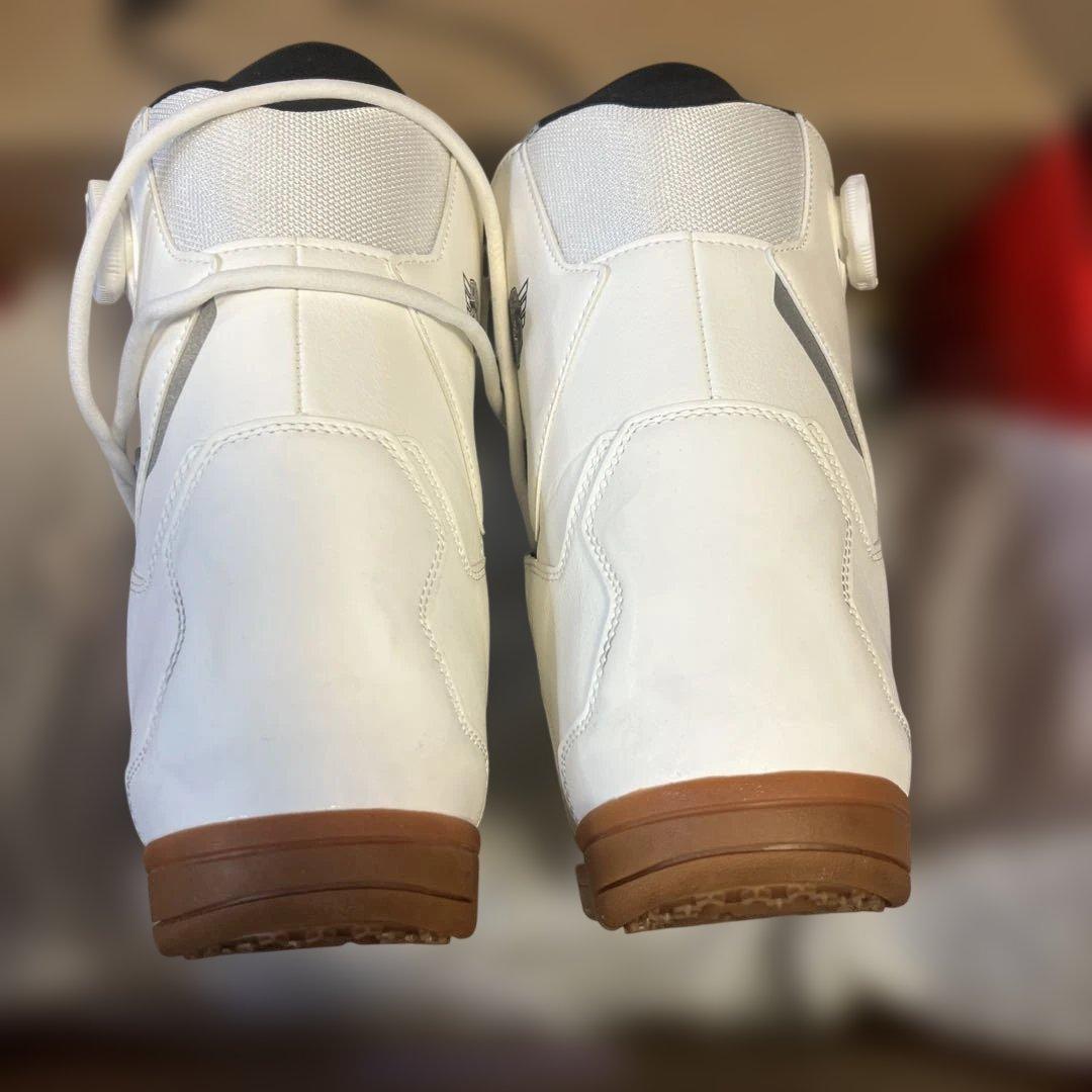 2023.24 D.N.A. スノーボードブーツ チームホワイト 23.5