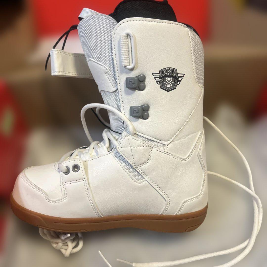 2023.24 D.N.A. スノーボードブーツ チームホワイト 23.5