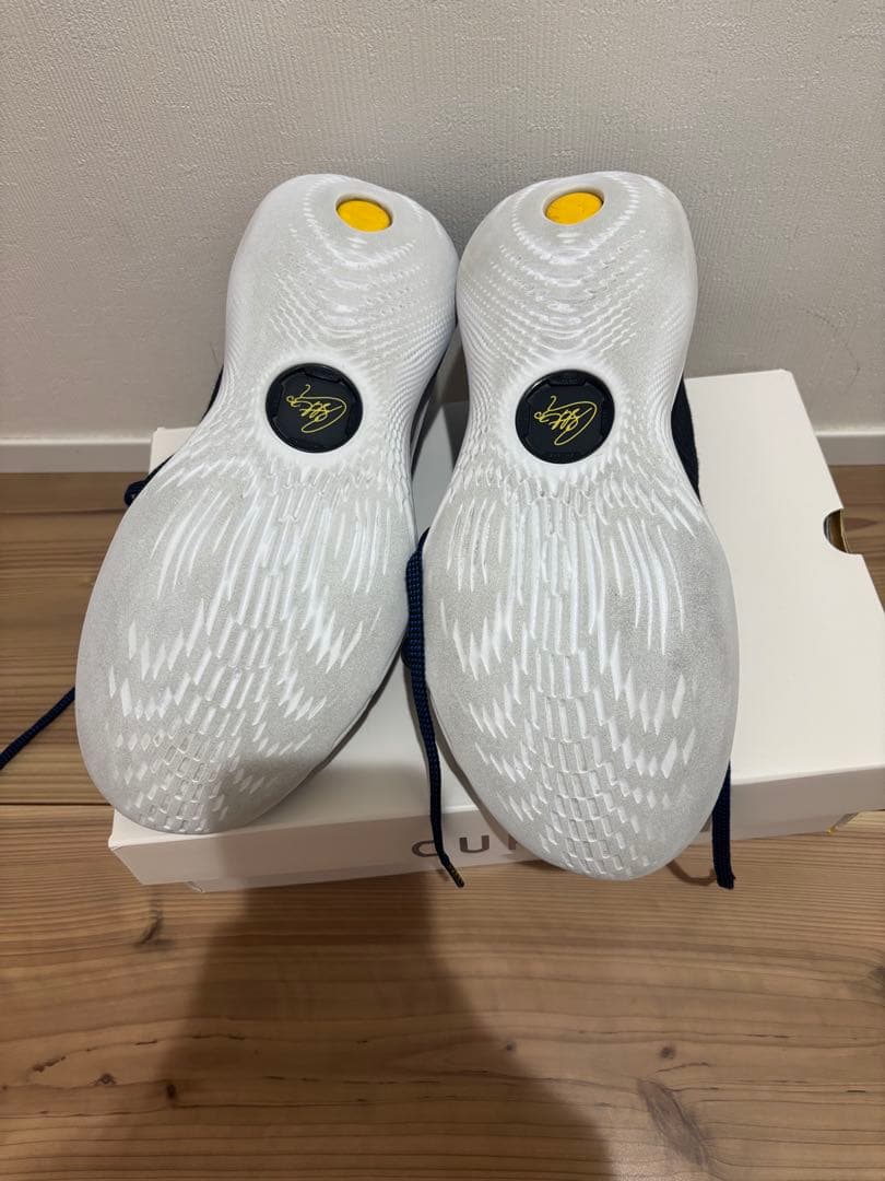 Curry 12バスケットボールシューズ ブラック/イエロー