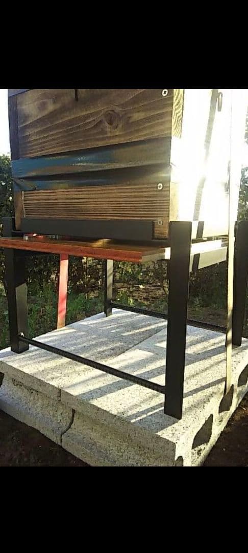 重箱式巣箱台　4台　２９０ミリ用　ニホンミツバチ　鉄製台