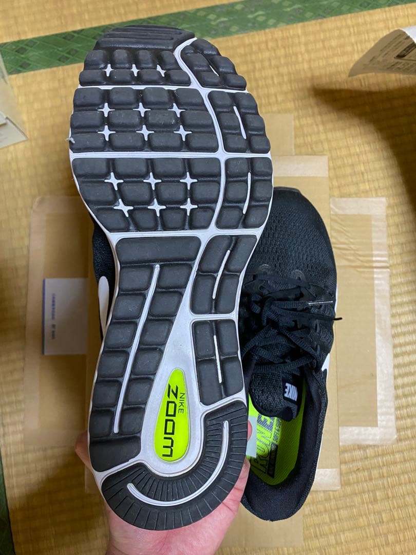 ナイキ　エアズームボメロ12 ブラック