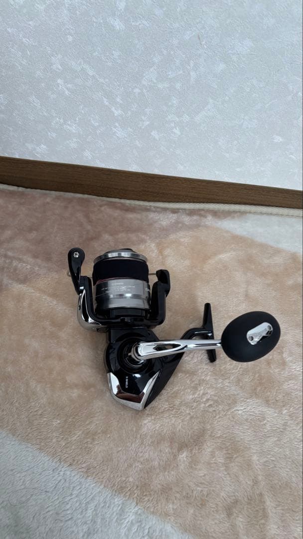未使用品　/　シマノ SW8000HG スピニングリール