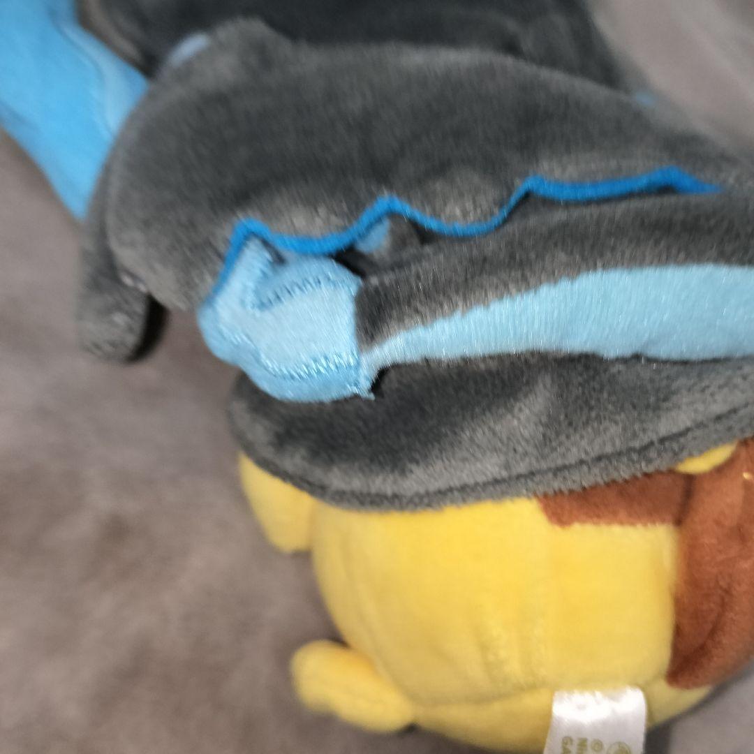 メガリザードンXのポンチョを着たピカチュウ ぬいぐるみ